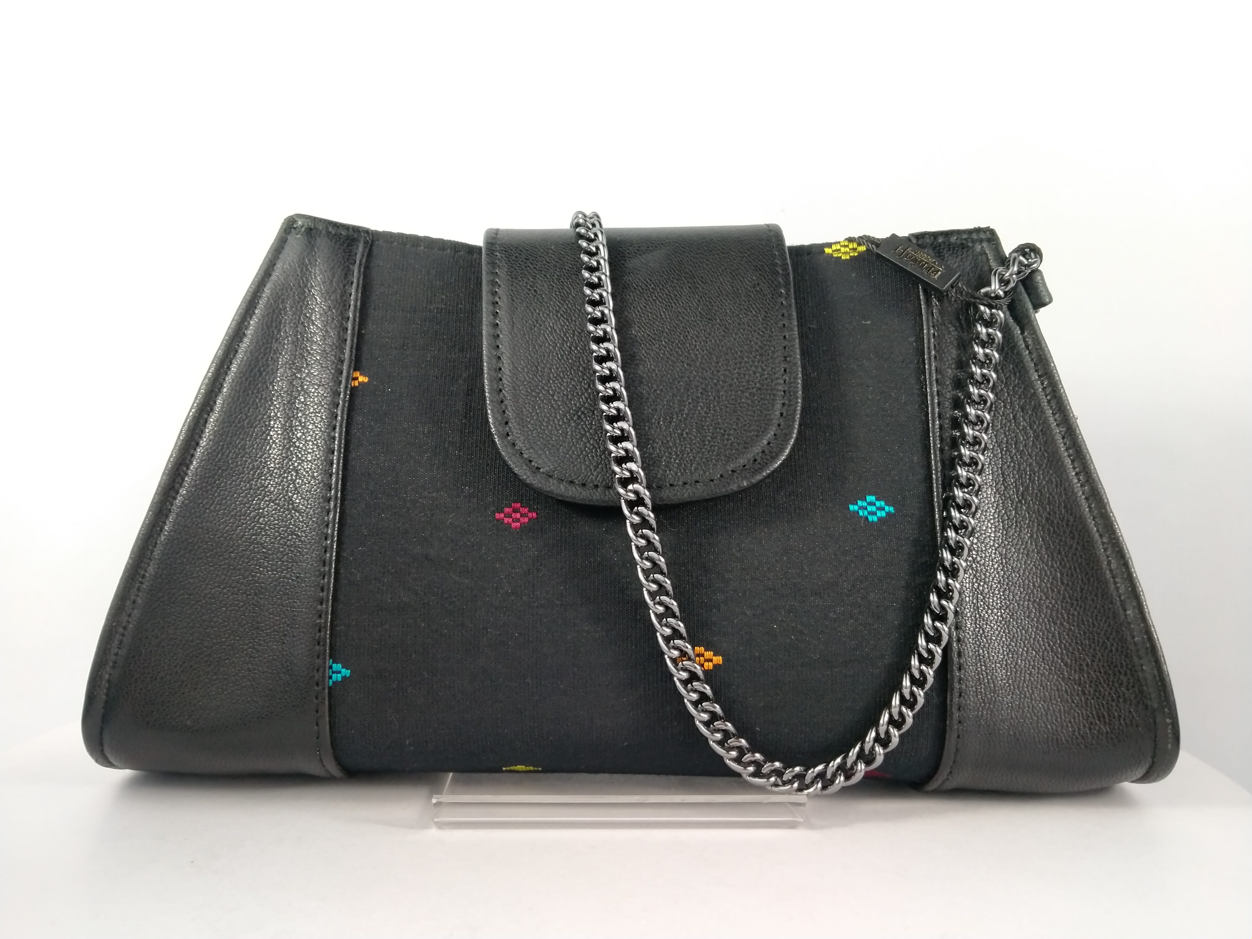 BT-SB01_002 (FRONT VIEW WITH CHAIN)