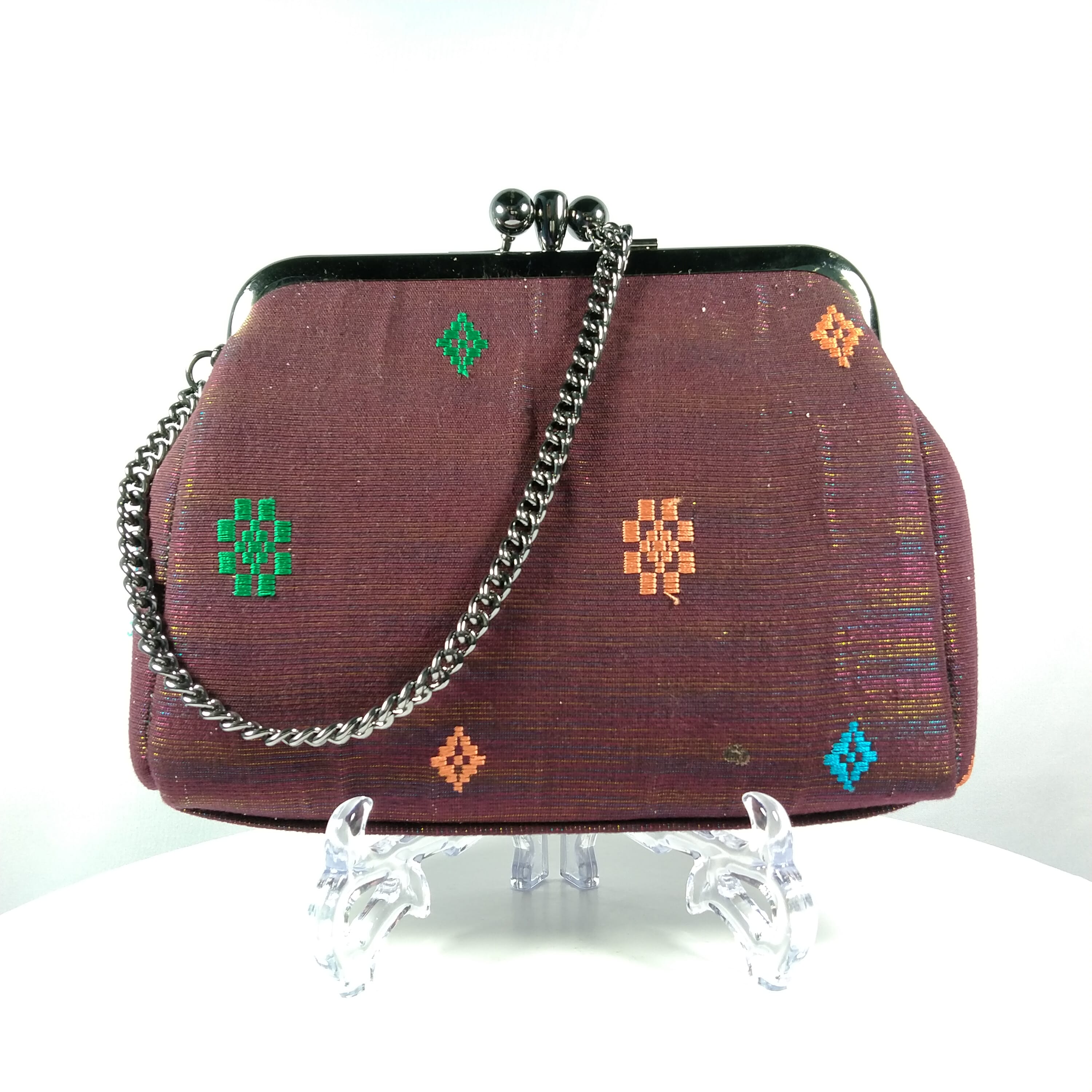 BT-W01_010 (FRONT VIEW WITH CHAIN)