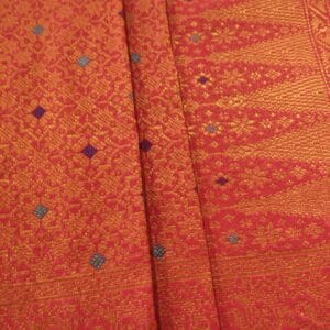 KAIN TENUNAN JONGSARAT INTI