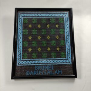 Framed Kain Tenunan