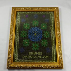 Framed Kain Tenunan