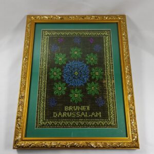 Framed Kain Tenunan