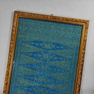 Framed Kain Tenunan