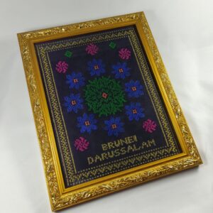 Framed Kain Tenunan