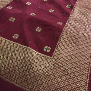 Tenunan Table Runner ( Bertabur Berinti )